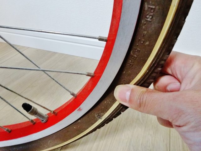 自転車のタイヤ 空気を入れてもすぐ抜ける